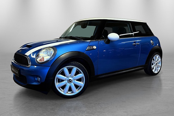 MINI Cooper S 9 of 30