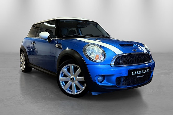 MINI Cooper S 17 of 30