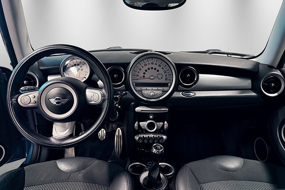 MINI Cooper S 22 of 30