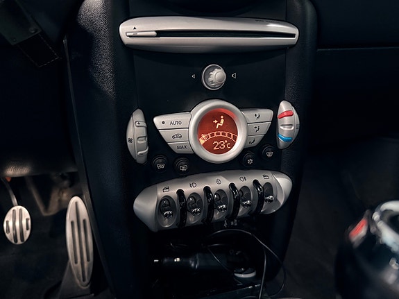 MINI Cooper S 27 of 30