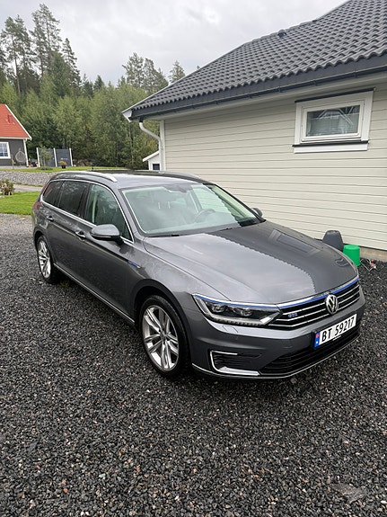 Volkswagen Passat 8 of 19