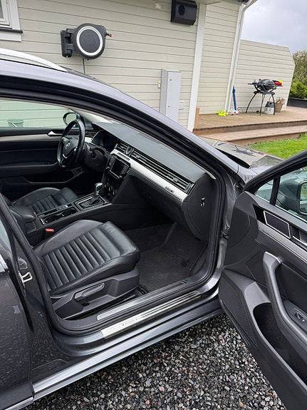 Volkswagen Passat 15 of 19