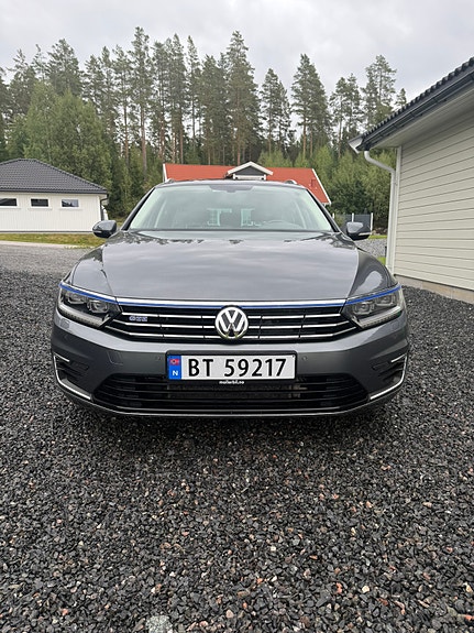 Volkswagen Passat 3 of 19