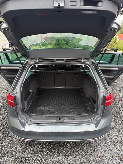 Volkswagen Passat 11 of 19