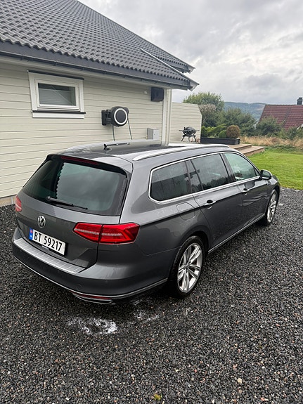 Volkswagen Passat 7 of 19