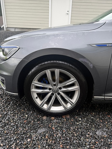 Volkswagen Passat 9 of 19
