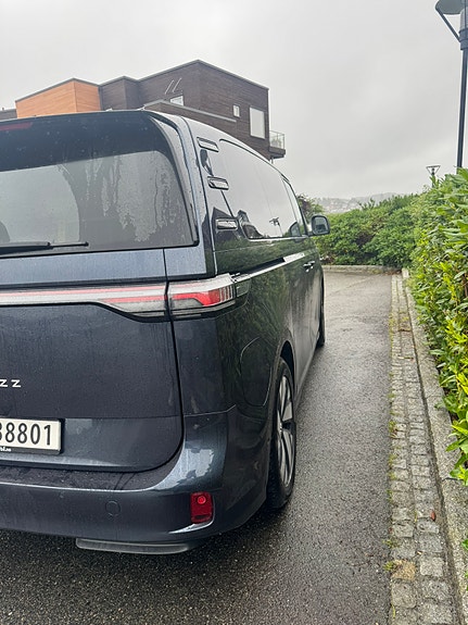 Volkswagen ID. Buzz 7 of 25