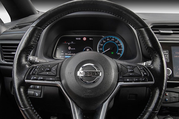 Nissan Leaf 12 of 21