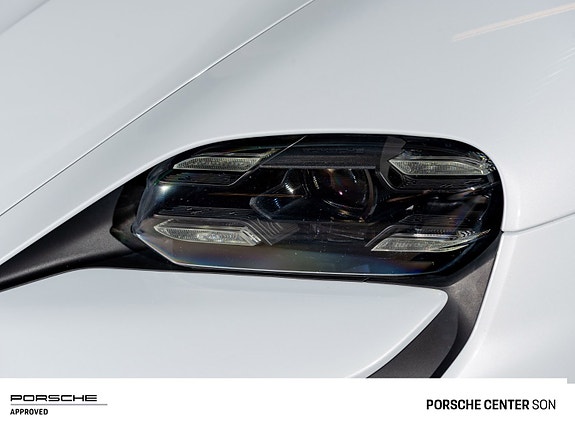 Porsche Taycan Sport Turismo 14 of 30