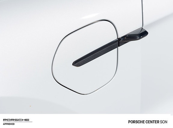Porsche Taycan Sport Turismo 11 of 30