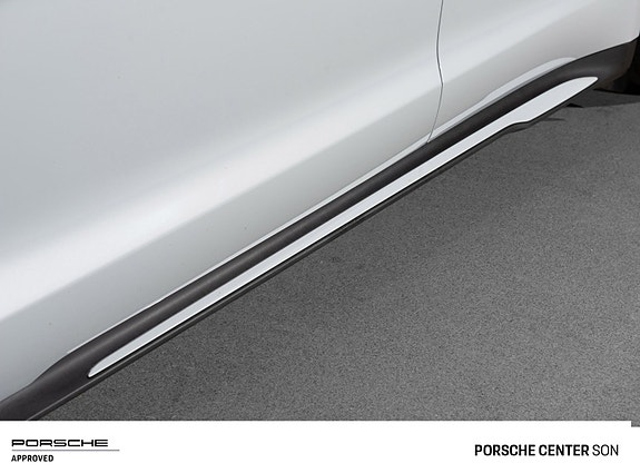 Porsche Taycan Sport Turismo 13 of 30