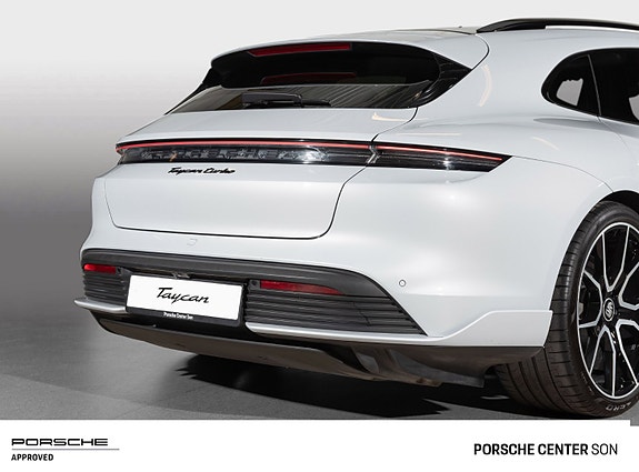 Porsche Taycan Sport Turismo 8 of 30