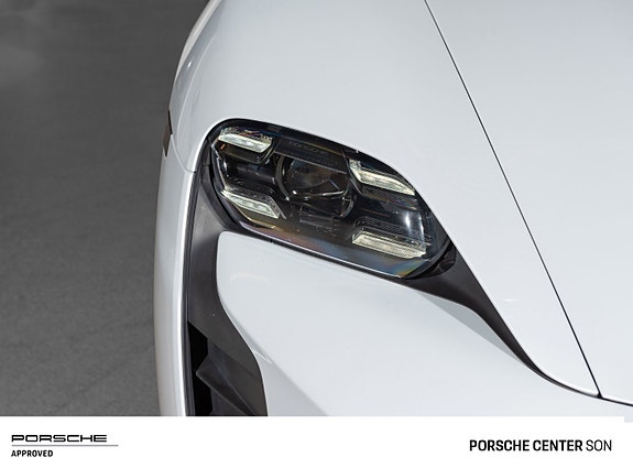 Porsche Taycan Sport Turismo 16 of 30