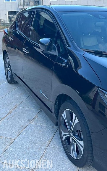 Nissan Leaf 4 of 30