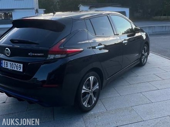 Nissan Leaf 7 of 30