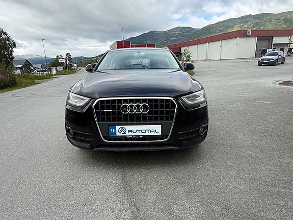 Audi Q3 2 of 15