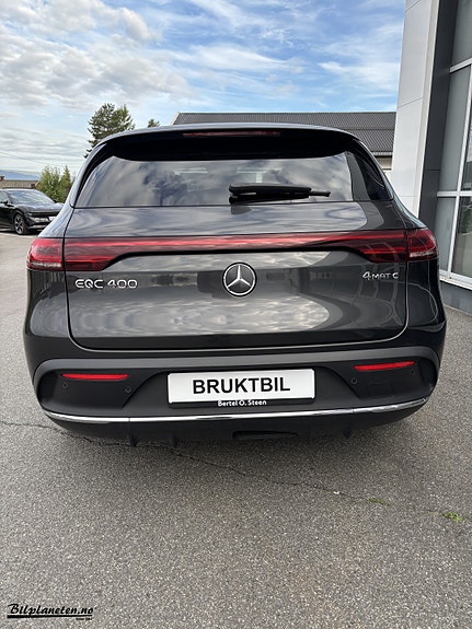 Mercedes-Benz EQC400 13 of 23