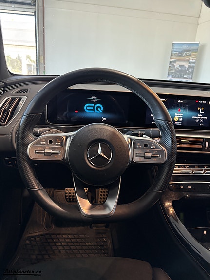 Mercedes-Benz EQC400 16 of 23