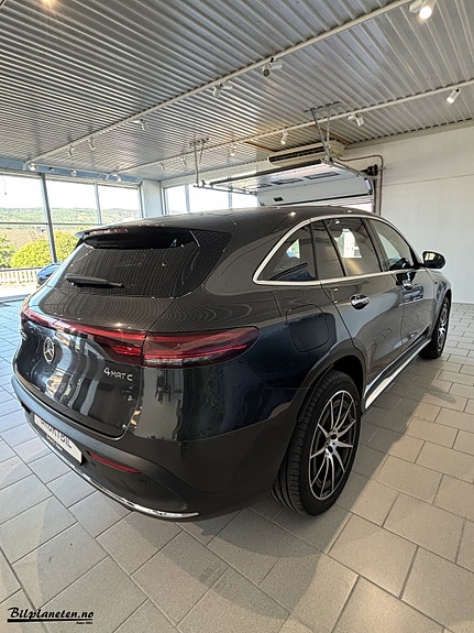 Mercedes-Benz EQC400 10 of 23