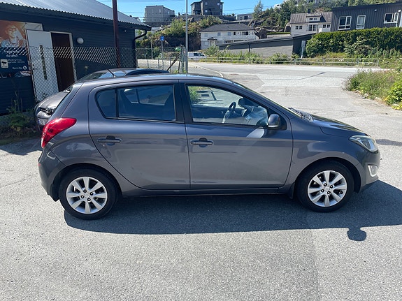 Hyundai i20 4 of 18