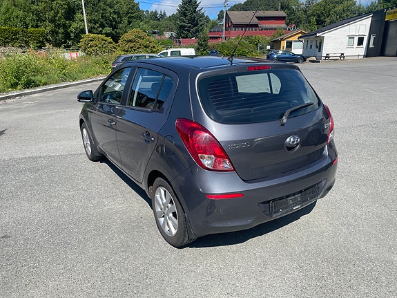 Hyundai i20 7 of 18