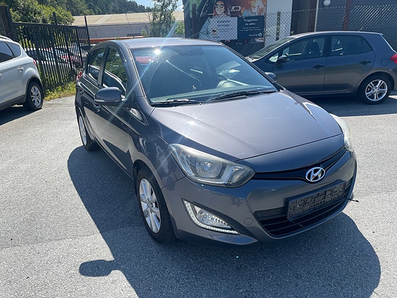 Hyundai i20 3 of 18