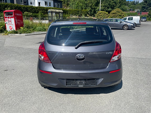 Hyundai i20 6 of 18
