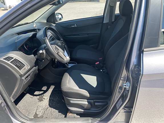 Hyundai i20 9 of 18