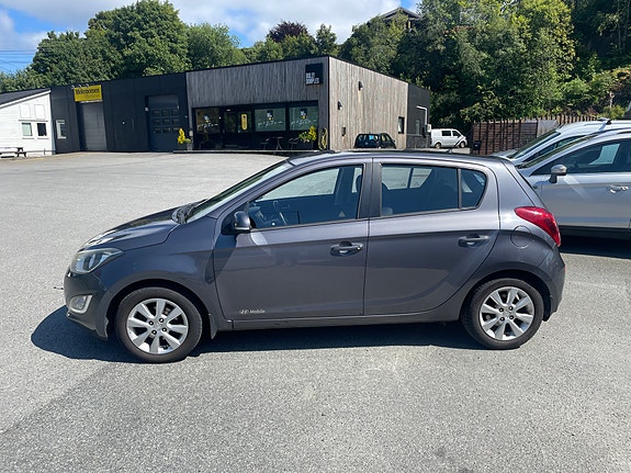 Hyundai i20 8 of 18