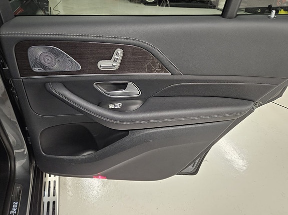 Mercedes-Benz GLS400 d 15 of 22