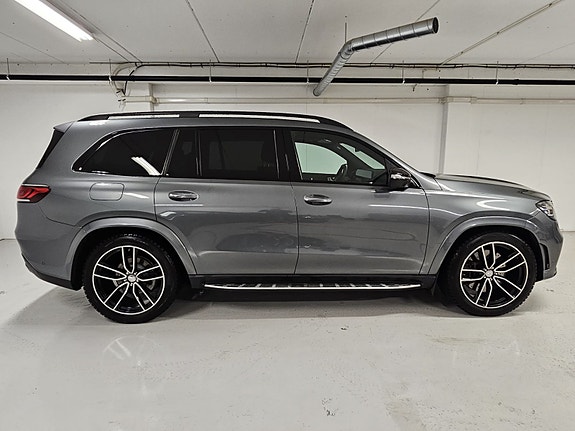 Mercedes-Benz GLS 4 of 5