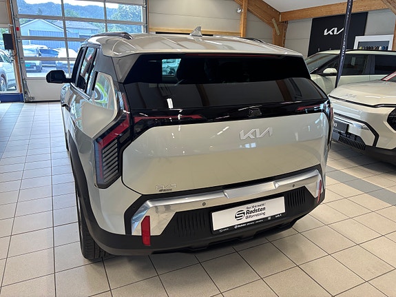 Kia EV3 3 of 20