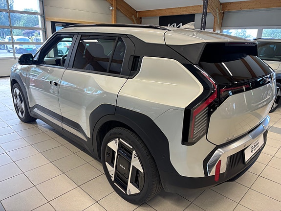Kia EV3 2 of 20