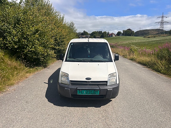 Ford Transit Connect 4 of 5