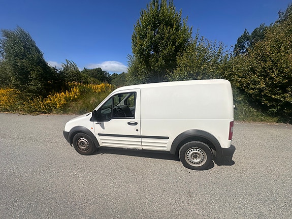 Ford Transit Connect 2 of 5