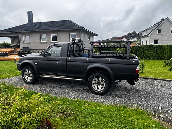 Mitsubishi L200 2 of 5