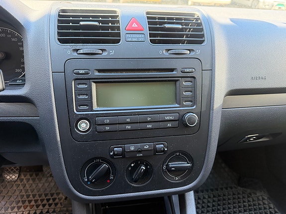 Volkswagen Golf V 14 of 16