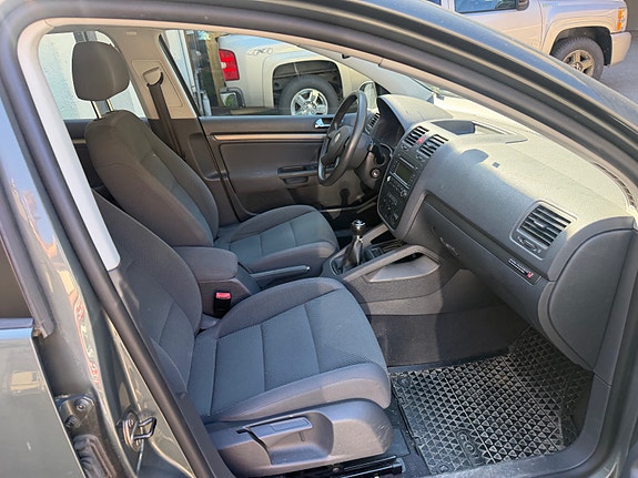 Volkswagen Golf V 8 of 16