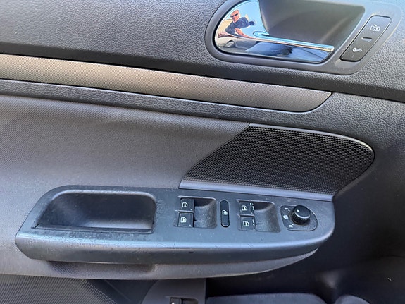 Volkswagen Golf V 12 of 16