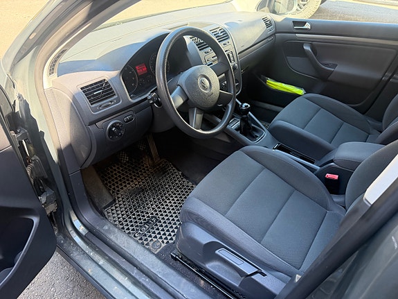 Volkswagen Golf V 10 of 16