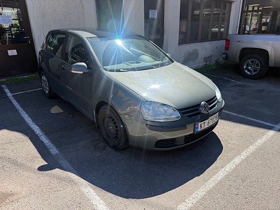 Volkswagen Golf V 4 of 16