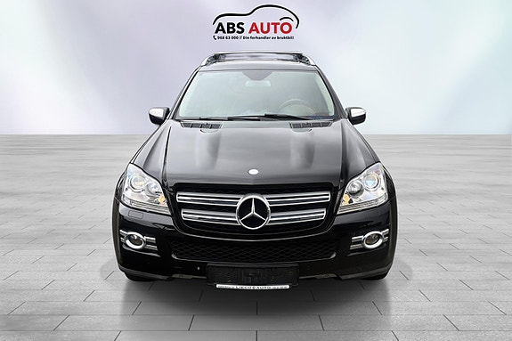 Mercedes-Benz GL320 2 of 5