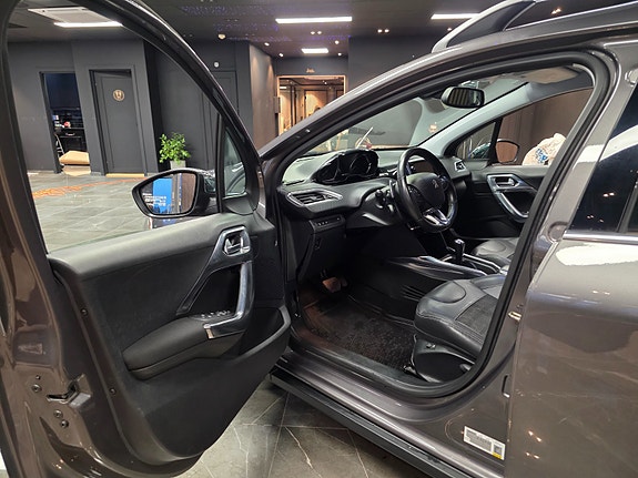 Peugeot 2008 7 of 28