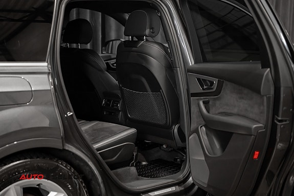 Audi Q7 20 of 30