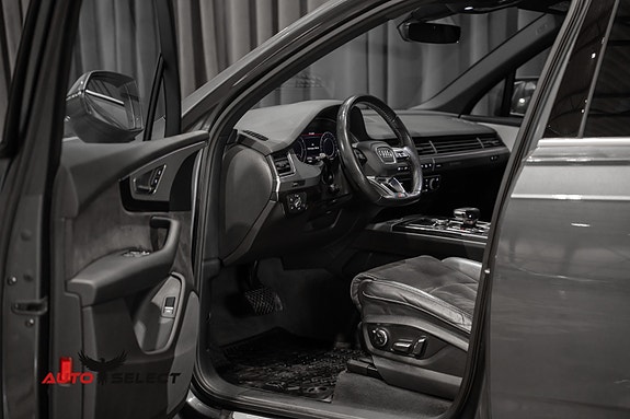 Audi Q7 28 of 30