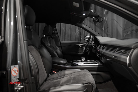 Audi Q7 26 of 30