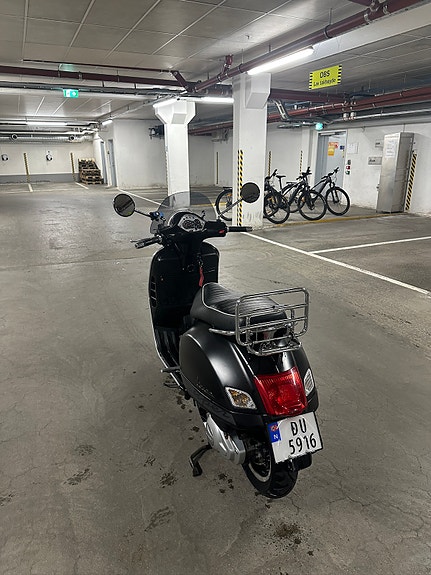 Vespa GTS 125 Super Sport 4 of 5