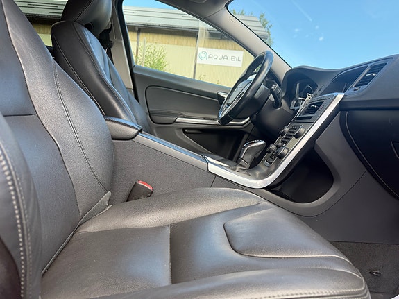 Volvo V60 10 of 17