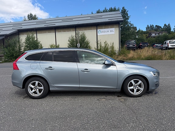 Volvo V60 4 of 5