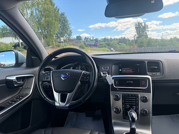 Volvo V60 12 of 17